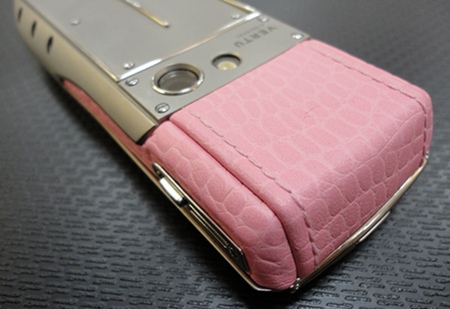 Продаётся Б/У телефон Vertu Ascent Ti Pink